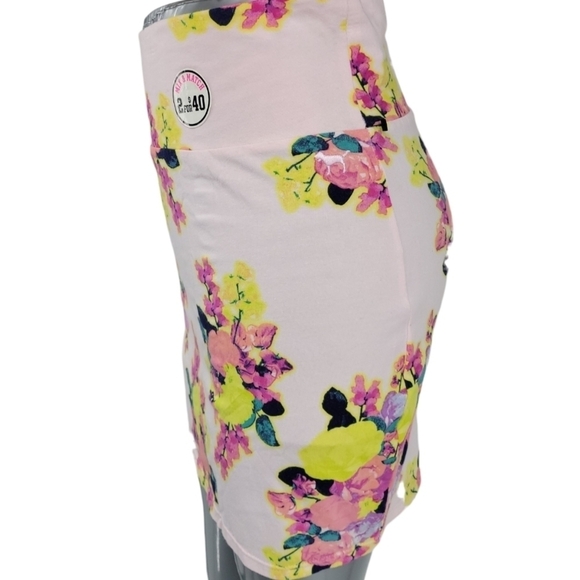 PINK Victoria’s Secret Pink Floral Mini Skirt Size M - Picture 3 of 10